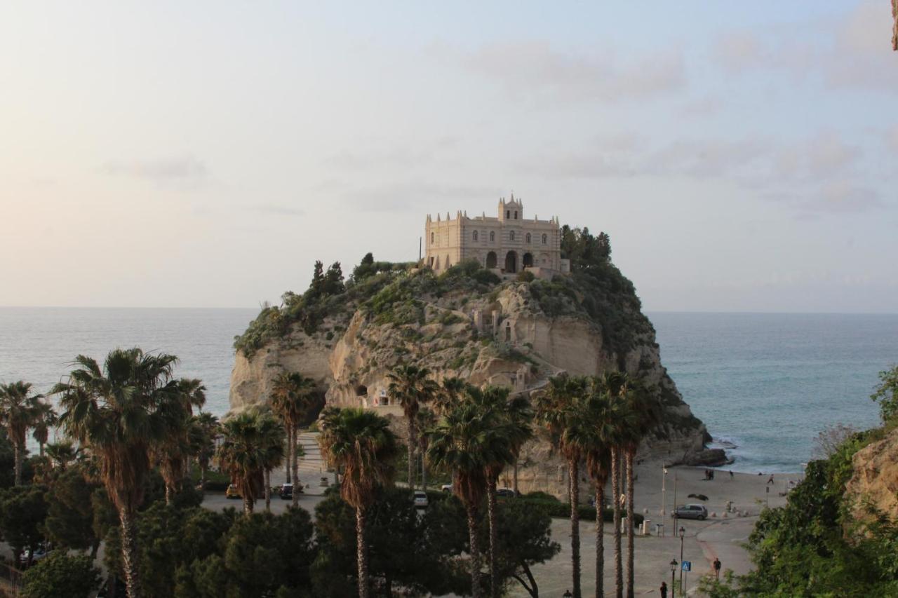 Don Francisco Rooms Tropea Exterior foto
